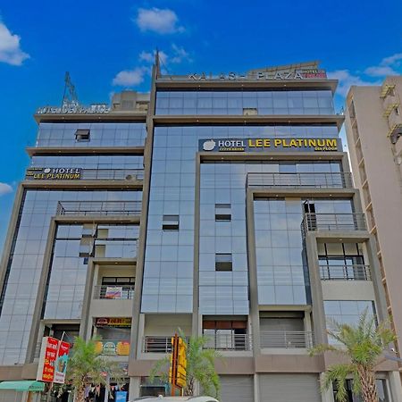 Hotel Lee Platinum Αχμπανταμπάντ Εξωτερικό φωτογραφία