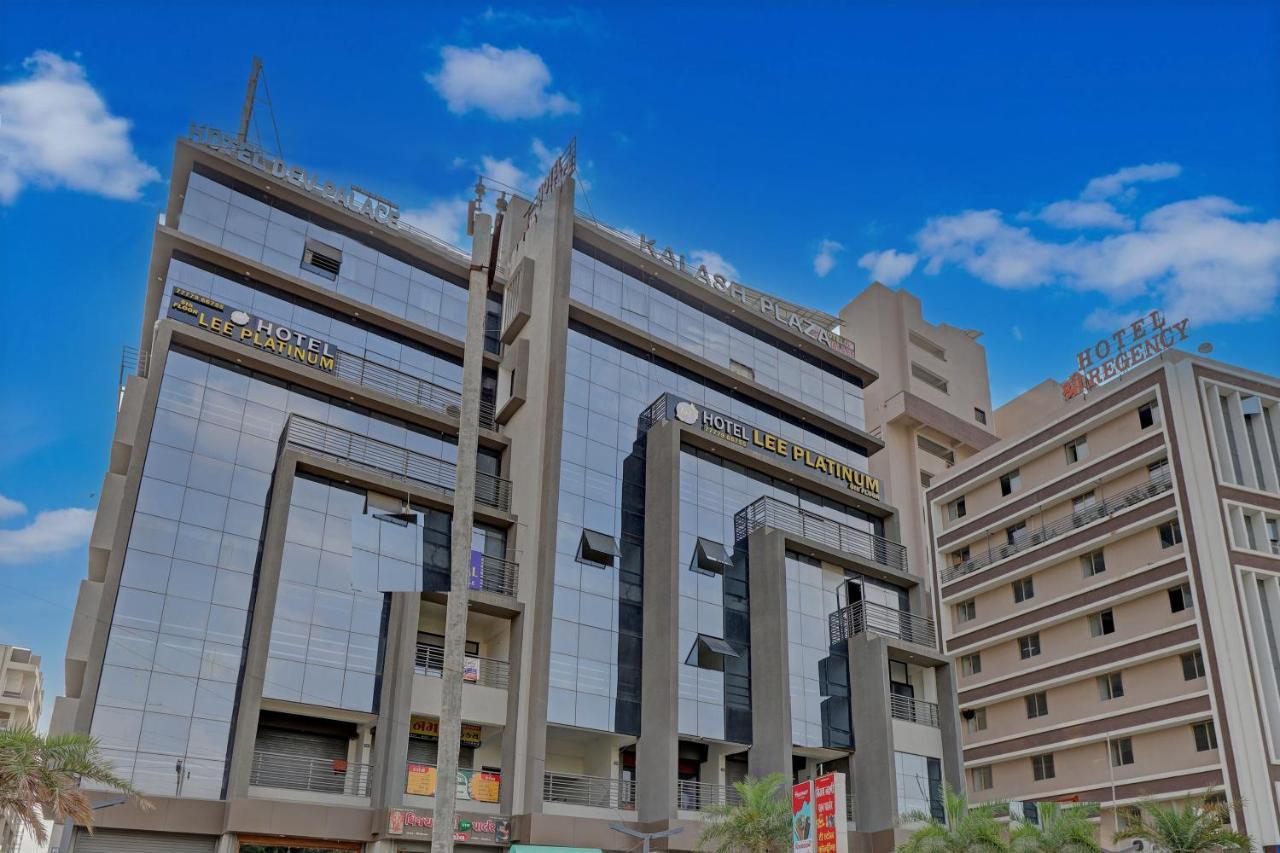 Hotel Lee Platinum Αχμπανταμπάντ Εξωτερικό φωτογραφία