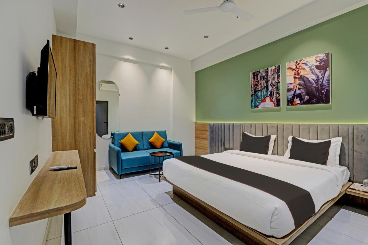 Hotel Lee Platinum Αχμπανταμπάντ Εξωτερικό φωτογραφία